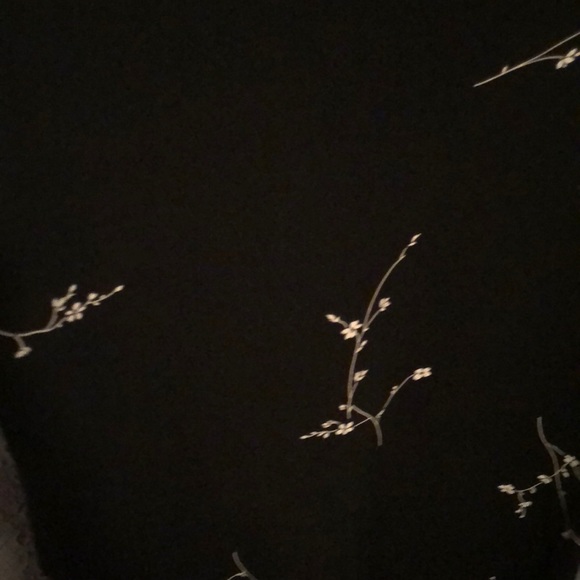 Jalate black dress with white flowers. - Picture 3 of 4